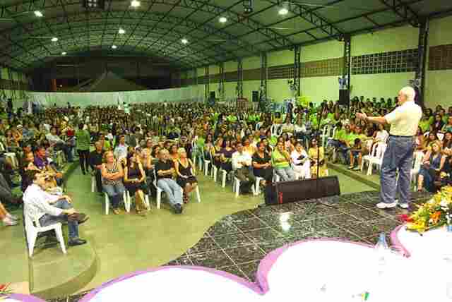 Em Vilhena, Prefeitura incentiva qualidade do ensino através de Conferência