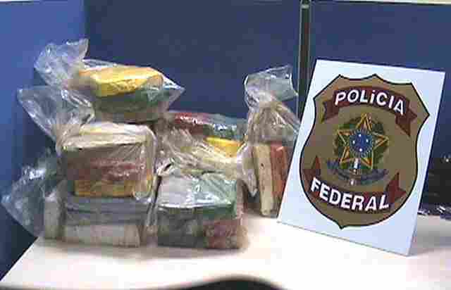 PF APREENDE 65,5 KG DE COCAÍNA