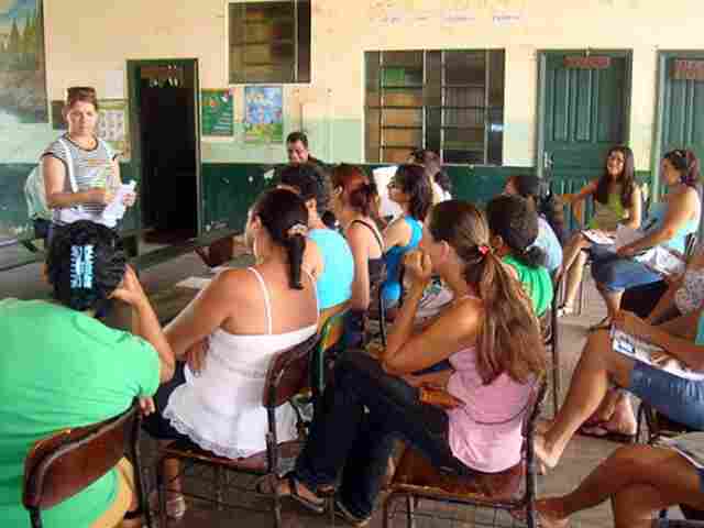 Direção do Sintero visita escolas em Extrema e Nova Califórnia