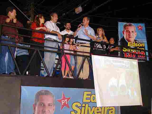 Silveira inaugura comitê de campanha; prefeito prestigia candidato