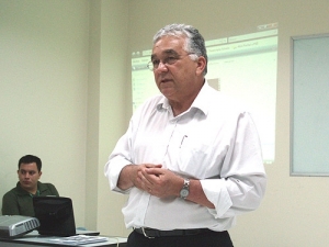 Acadêmicos do primeiro período de Gastronomia da FIMCA assistem palestra