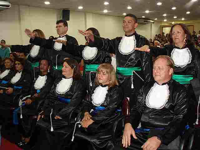 Turmas de Administração, Ciências Biológicas e Turismo Ambiental da FIMCA colam grau