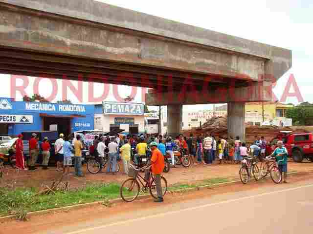 Autoridades não prestigiam festa de aniversário de viadutos em Pimenta