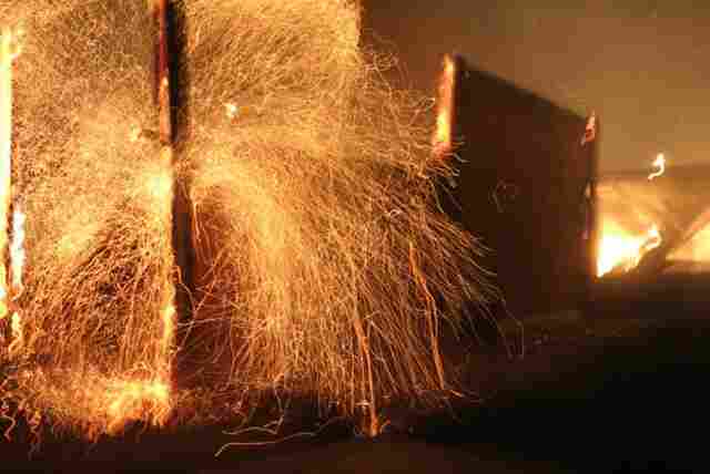 CONFIRA IMAGENS DO INCÊNDIO QUE DESTRUIU SECRETARIAS EM PORTO VELHO