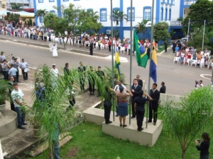 Rondônia completa 27 anos com solenidade oficial, exposições, shows e desfile militar