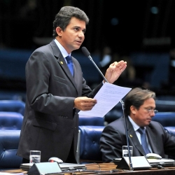 Corregedor do Senado pode acompanhar prisão de suposto assassino de Olavo