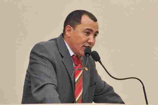 Deputado cobra providencias da Prefeitura e MP sobre Shopping