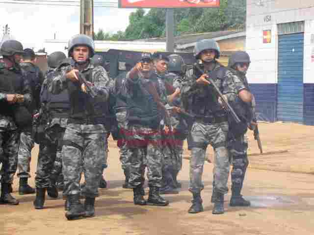 MOTOTAXISTAS AGORA SÃO ACUSADOS DE ROUBAR ÔNIBUS; VEJA IMAGENS DA AÇÃO POLICIAL