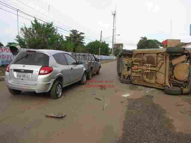 Capotamentos congestionam avenidas de grande fluxo em Porto Velho