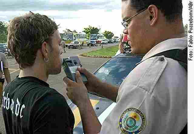 Expedito Júnior propõe medidas para melhorar relação entre população e agentes de trânsito