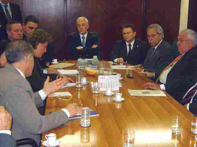 Moreira condena onda de processos contra fazendas e frigoríficos