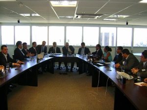 Expedito Júnior leva 16 prefeitos ao Banco do Brasil em Brasília
