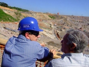 Cassol participa do lançamento da primeira camada de concreto na Usina