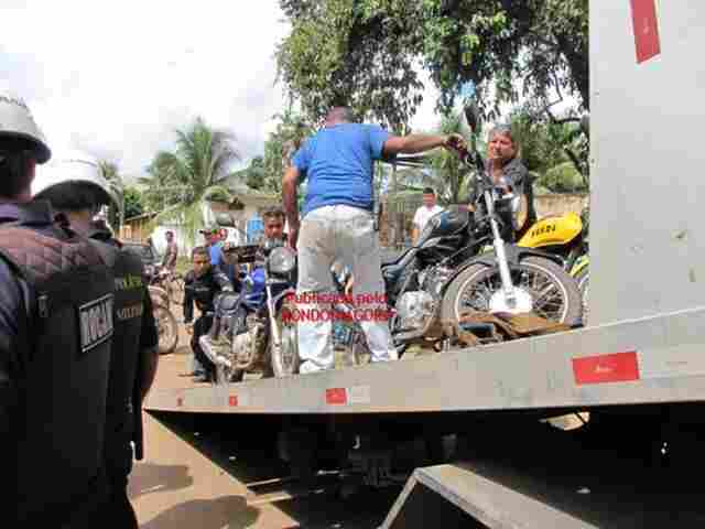 Apreensões provocam manifestação de mototaxistas em Porto Velho