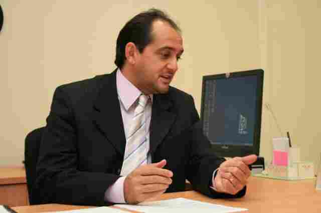 Arom aguarda nova reposição de perdas com queda do FPM