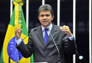 EXPEDITO REBATE NOTA MALDOSA DA CUT E ACEITA DESAFIO DE BUSCAR VOTOS DO PP, PPS, PR, DEM E PSDB PARA PEC