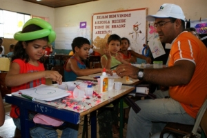 UNIRON no Bairro atende moradores do Tancredo Neves