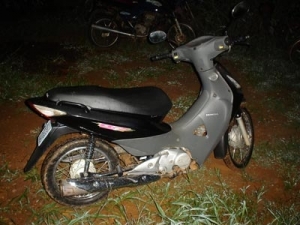 PM recuperam moto após bandido abandonar veículo