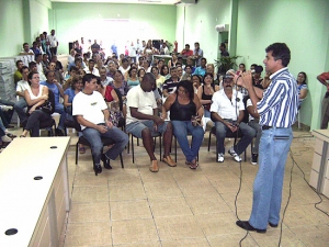 Servidores lotam encontros para discutir transposição; Expedito recebe homenagens