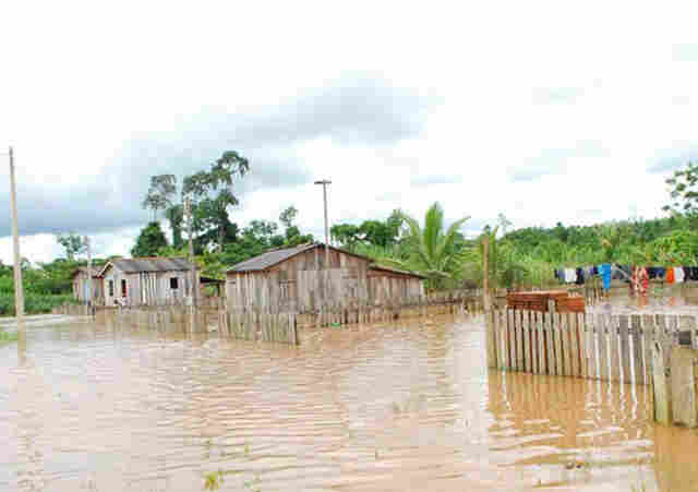 CHUVAS AVANÇAM EM RONDÔNIA 5 MUNICÍPIOS ENFRENTAM CAOS