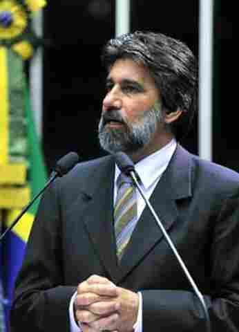 Raupp defende apoio do Brasil e se solidariza com famílias dos militares