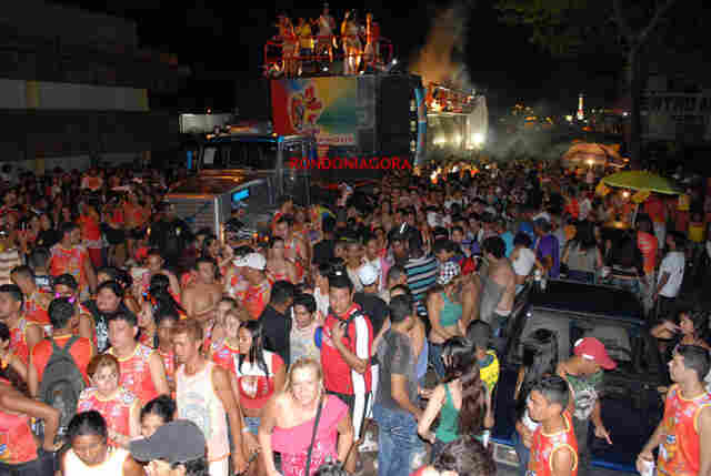 Galo arrasta multidão no Carnaval de Porto Velho