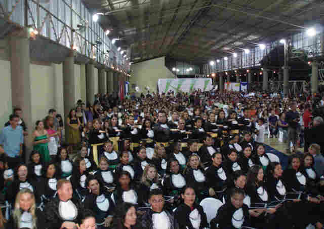 FIMCA forma mais cinco turmas de graduação