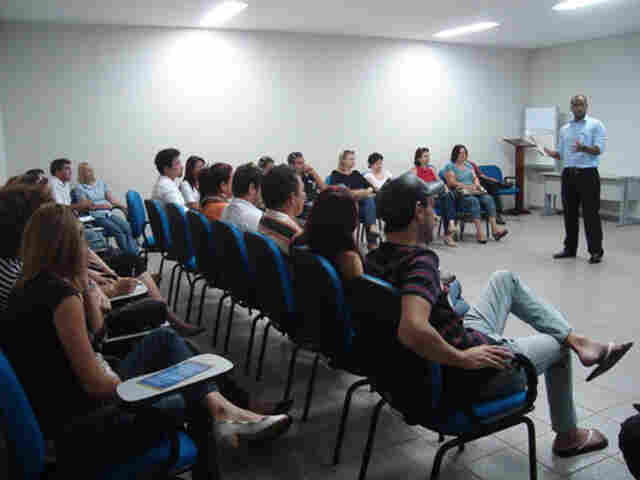 Profissionais da beleza têm palestra sobre empreendedor individual em Vilhena