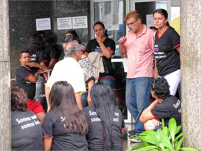 Grevistas ocupam prédio da Seduc em Porto Velho