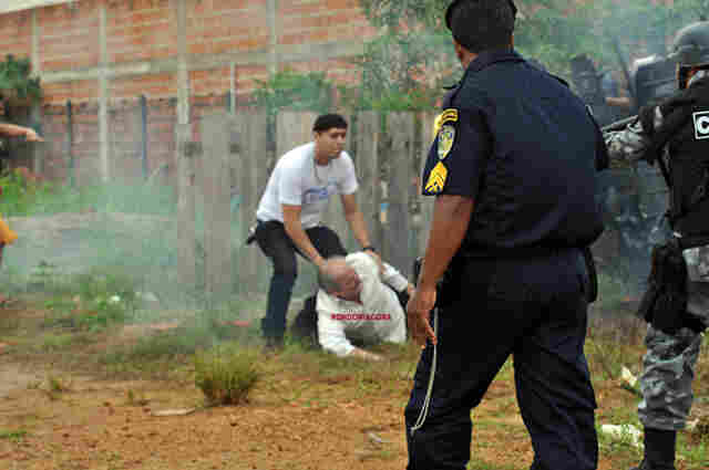 DEPUTADO É BALEADO NA PERNA DURANTE CONFRONTO; VEJA IMAGENS