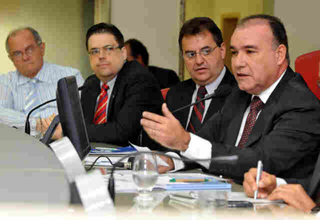 Tendência é Assembléia derrubar idéia de Odacir Soares, atendida por Cassol e manter feriado em 4 de Janeiro