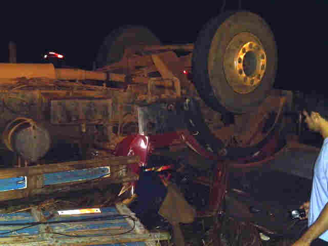 Motorista morre ao tombar caminhão e família suspeita de enfarto