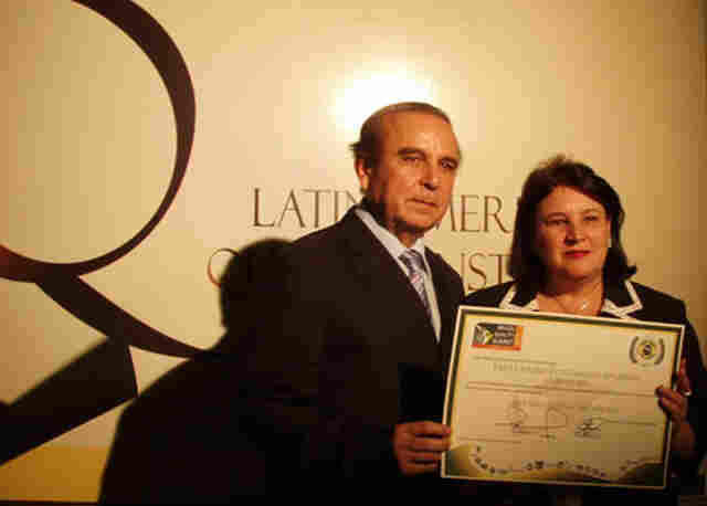 FIMCA recebe título de líder educacional 2010