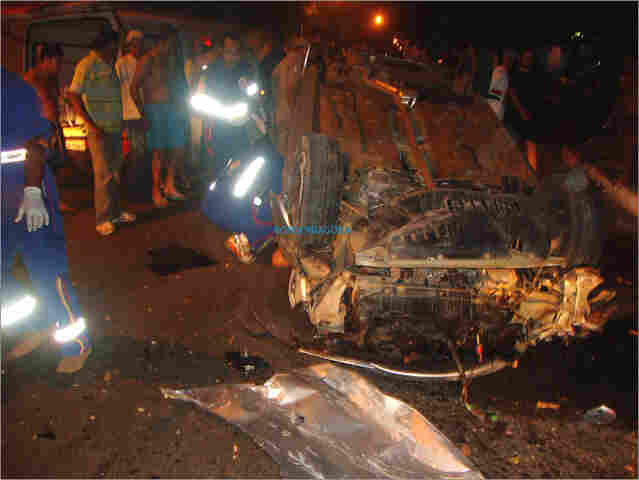 Jovem perde controle, bate e capota veículo em Porto Velho; Veja imagens