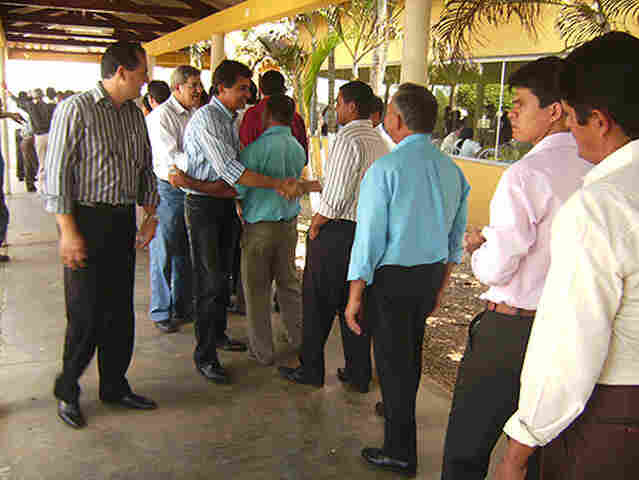 Expedito, Miguel de Souza e Agnaldo Muniz em grande reunião na capital