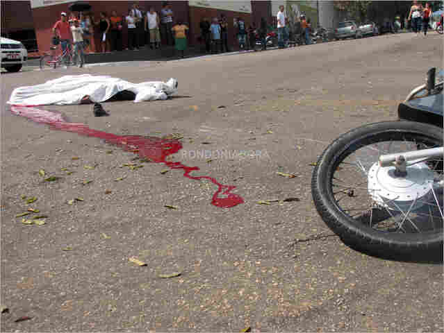 Caminhão mata motociclista em Porto Velho