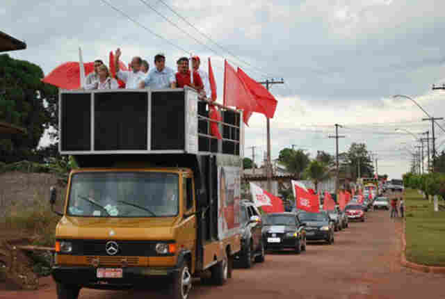 Rolim de Moura recebe Caravana Ficha Limpa do PT e do PSB