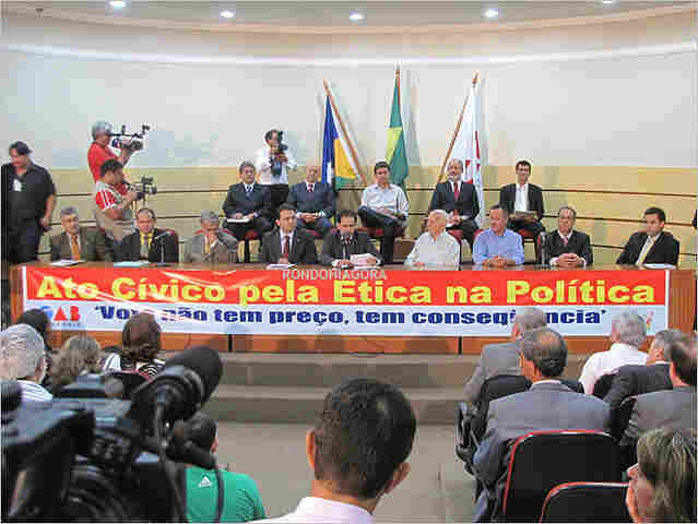 Na OAB, Confúcio, Valverde e Cahulla exaltam qualidades éticas; candidato do PMDB também explica crescimento do patrimônio