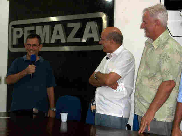 DEM demonstra força política em torno da candidatura de Confúcio