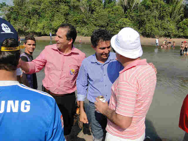 Expedito e Agnaldo fazem corpo a corpo em Monte Negro