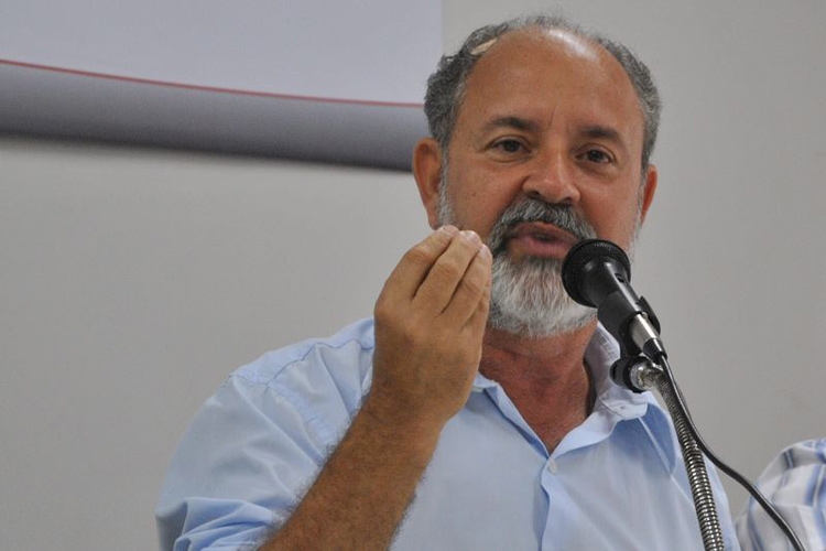 Valverde se reúne com delegados e apresenta projeto para valorizar servidores da Polícia Civil