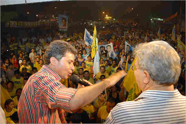 No segundo comício de Expedito, duas mil pessoas ouvem propostas do PSDB