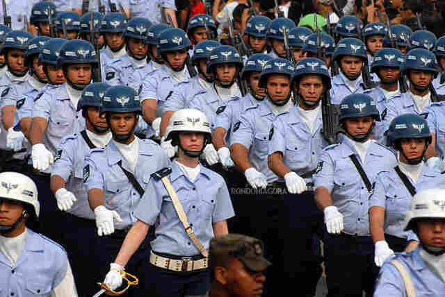 Milhares de pessoas prestigiam desfile de 7 de &#83;etembro em Porto Velho