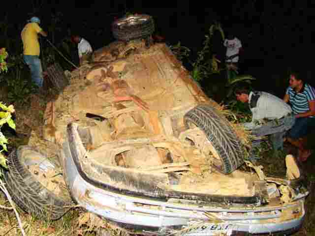 Jovem morre após perder controle de veículo na BR