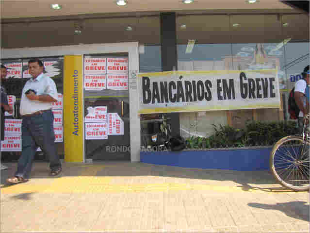 Greve dos bancários atrapalha pagamento de salários