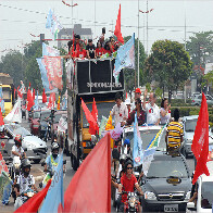 PT também realiza grande carreata no final da campanha