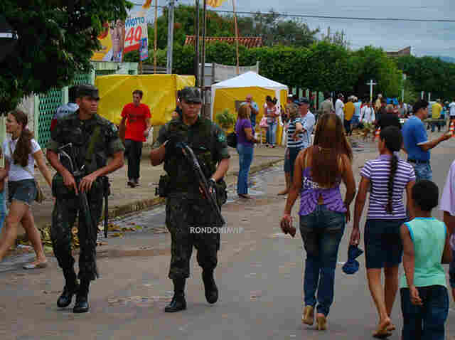Exército também protege eleição em Monte Negro; Chuvas atrapalham votação na cidade
