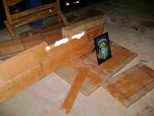 PRF apreende mais de 20 Kg de cocaína que recheavam peças de móveis