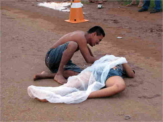 Mulher morre vítima de grave atropelamento  Imagem forte