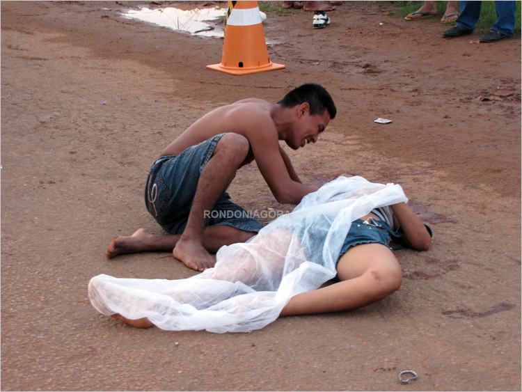 Mulher morre vítima de grave atropelamento  Imagem forte